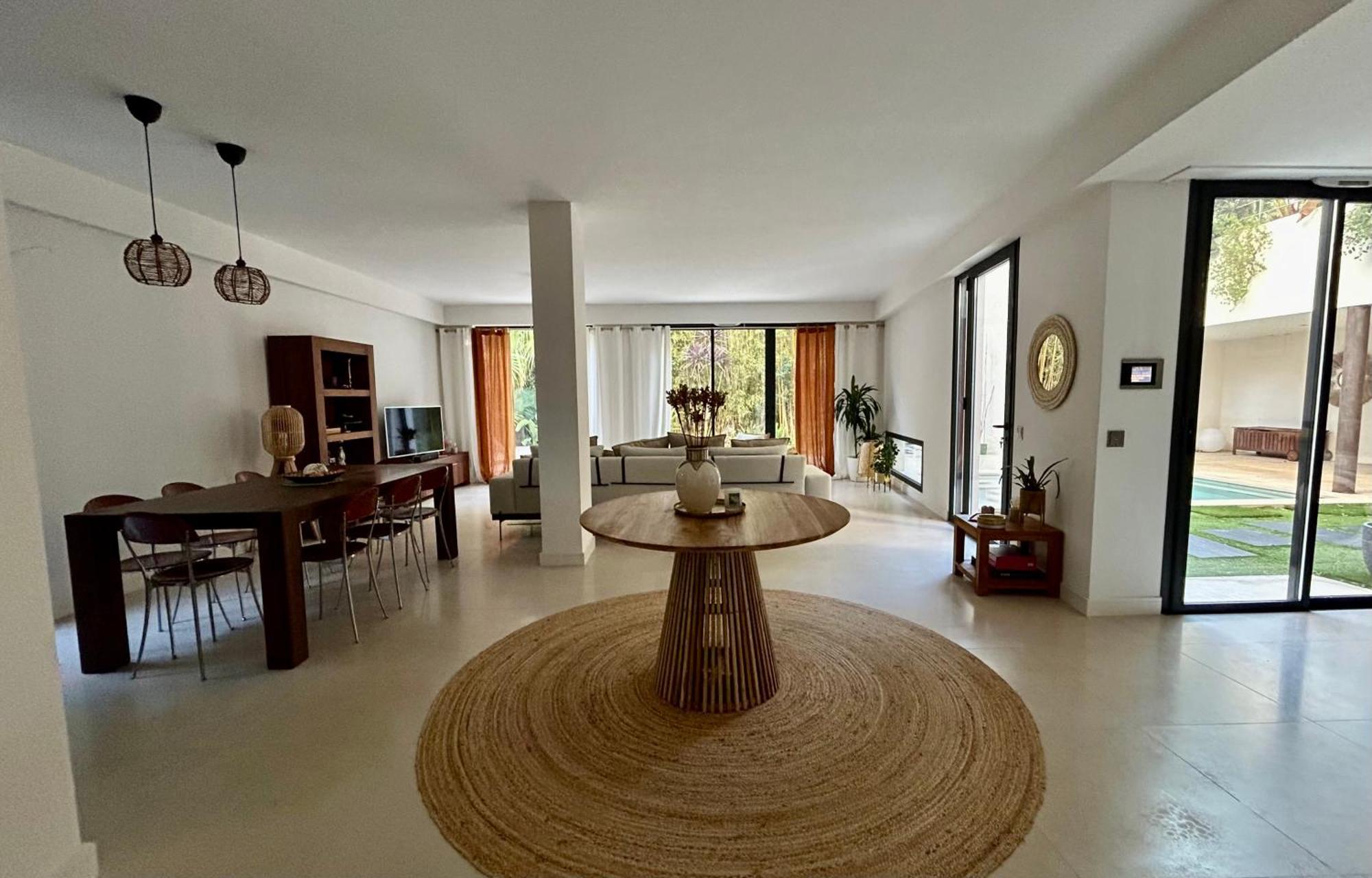 Rumah Bali カンヌ エクステリア 写真