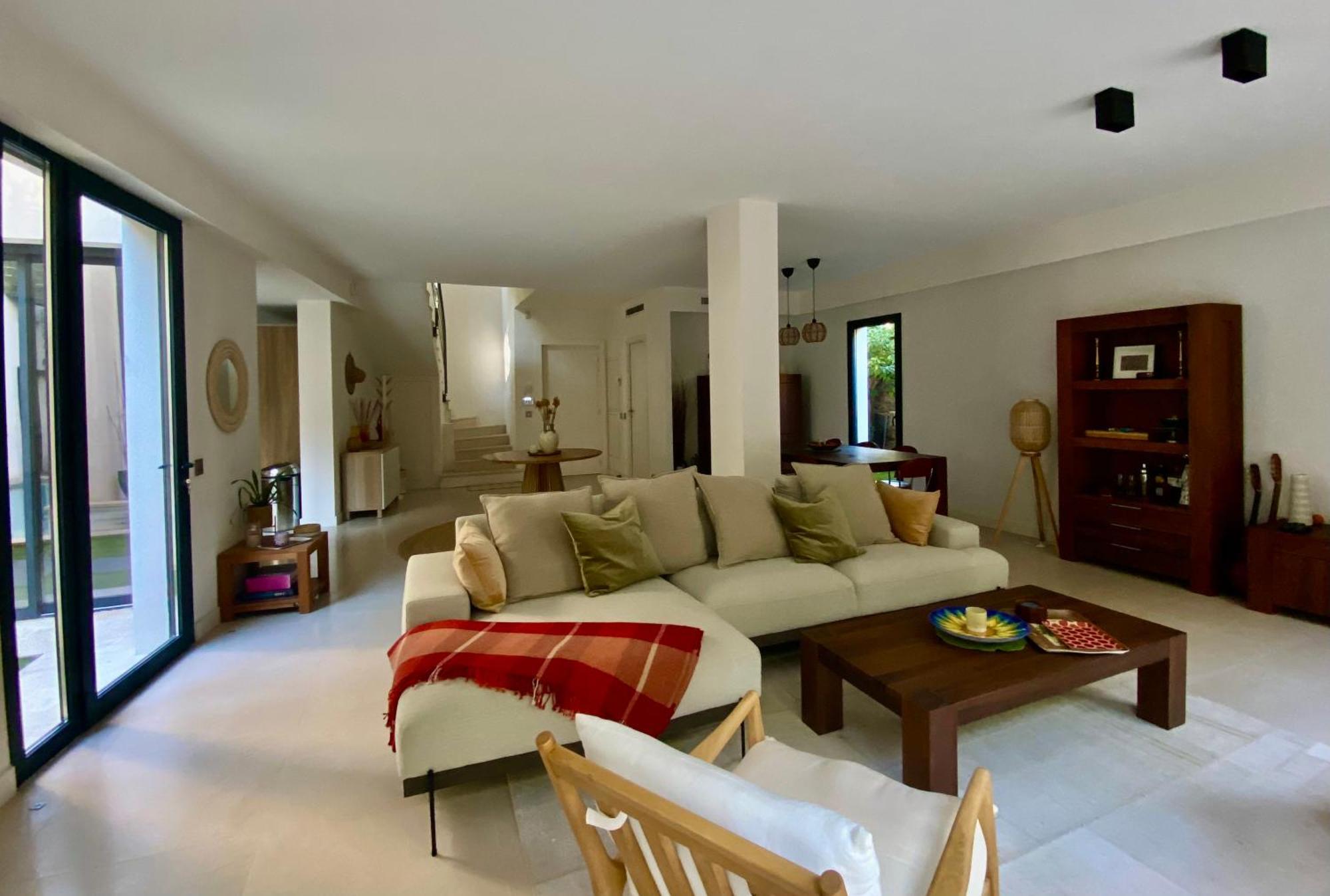 Rumah Bali カンヌ エクステリア 写真